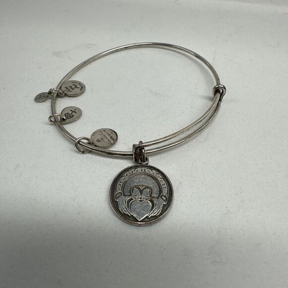 Alex and Ani Claddagh Queens Crown Charm Bracelet Silver Tone Adjustable - Picture 1 of 9